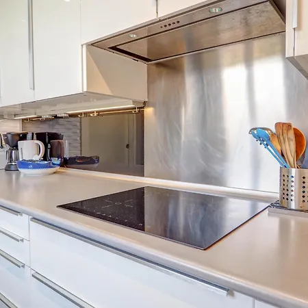 Marina Duplex By Hello Homes *