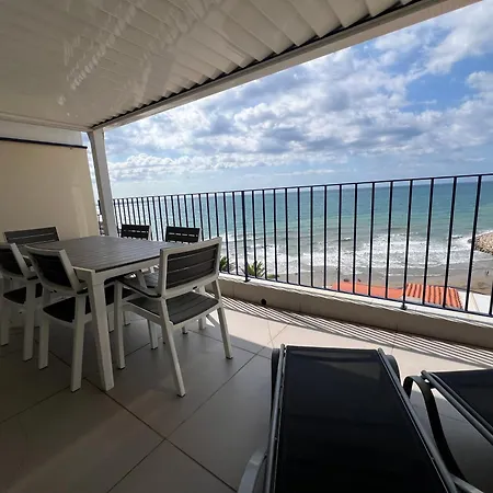 Marina Duplex By Hello Homes *