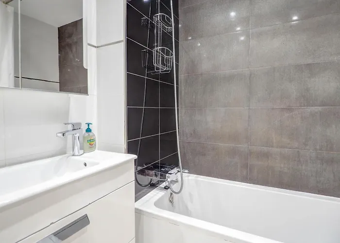 Marina Duplex By Hello Homes