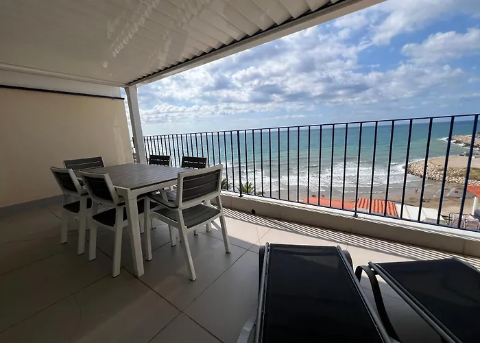 Marina Duplex By Hello Homes *