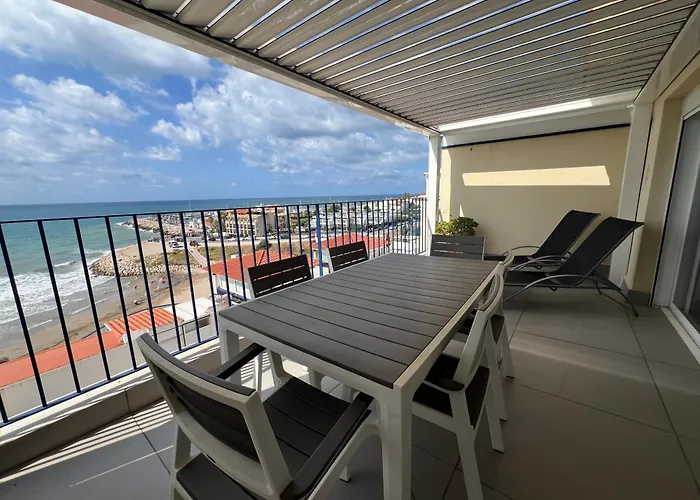 Marina Duplex By Hello Homes *