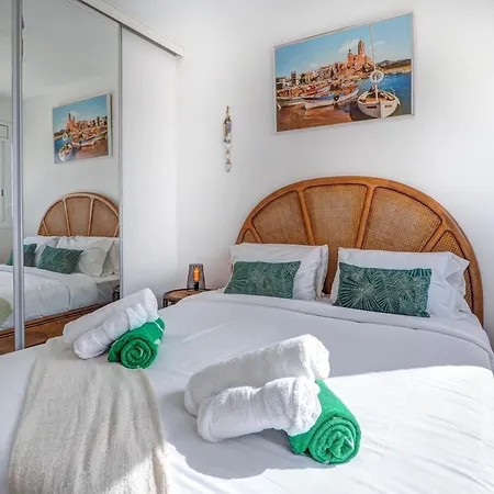 Marina Duplex By Hello Homes